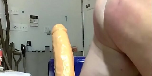 anal,bubble butt,dildo,juicy,toys